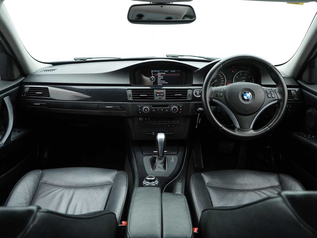 used 2011 BMW 320i  2.0