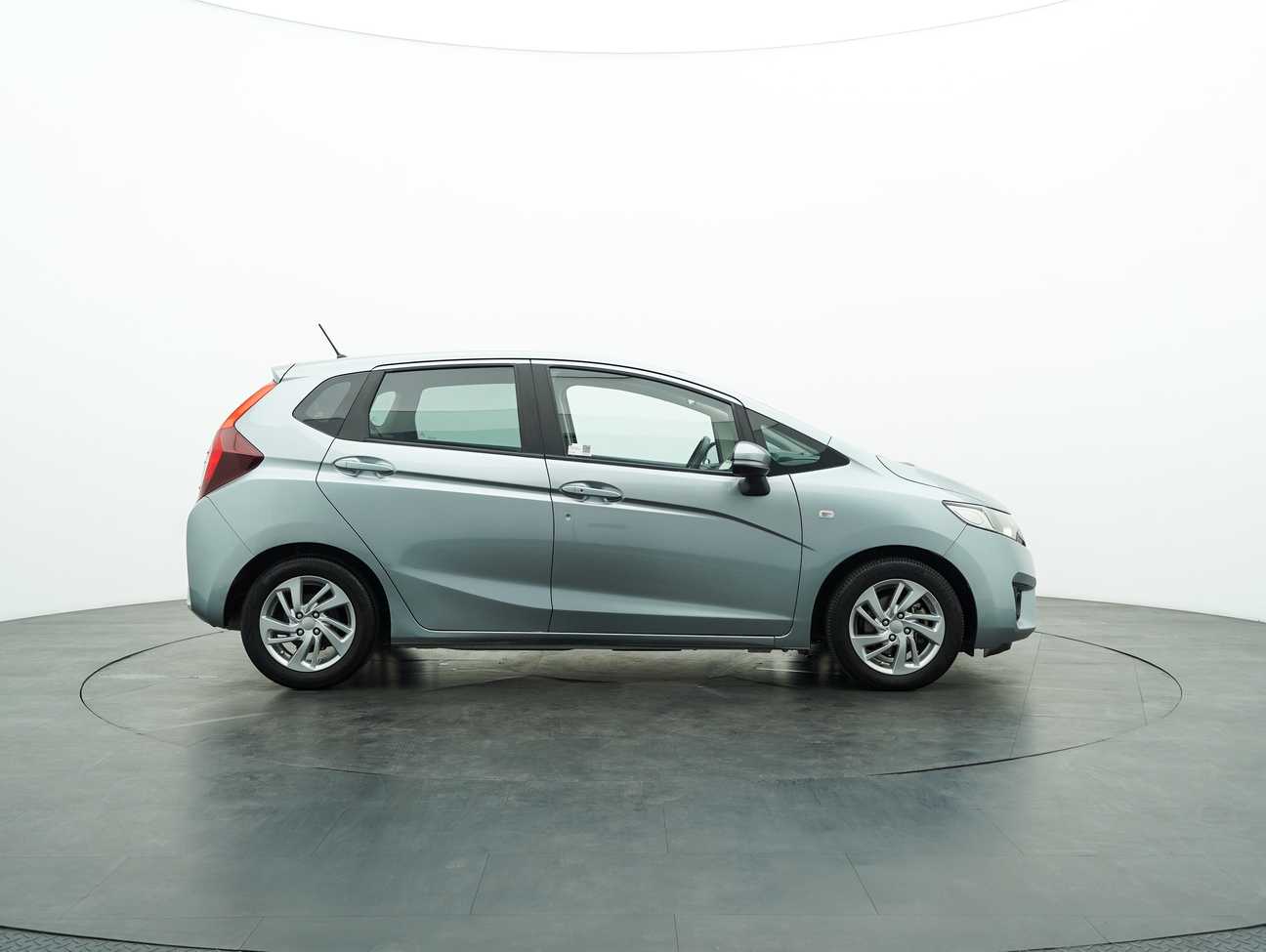 used 2015 Honda Jazz E 1.5