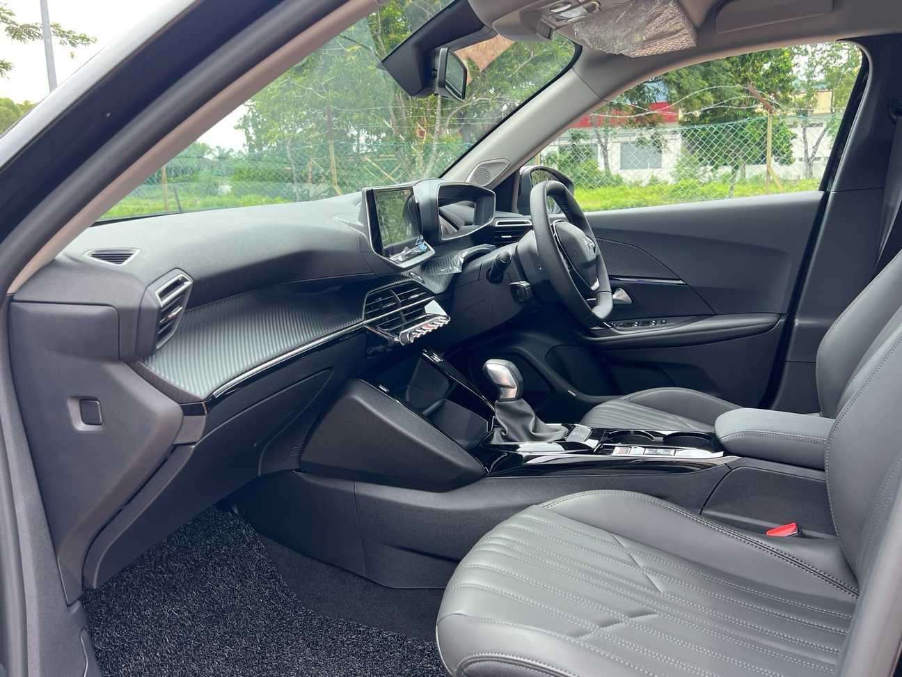 used 2025 Peugeot 2008 Allure 1.2