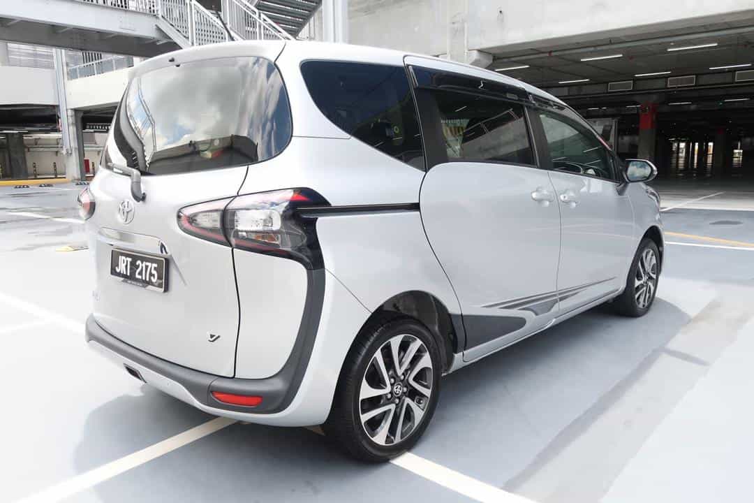 used 2016 Toyota SIENTA V 1.5