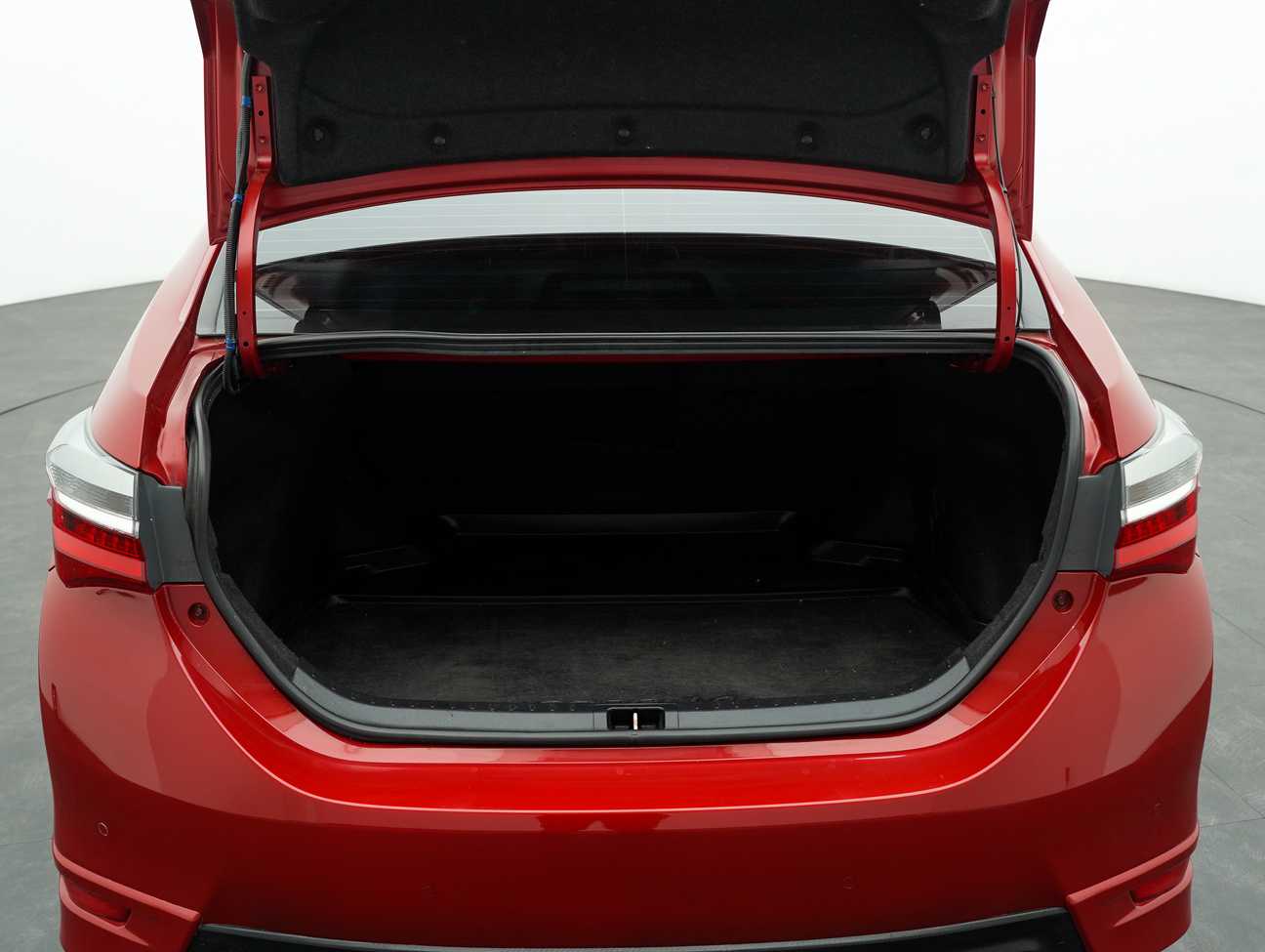 used 2018 Toyota Corolla Altis V 2.0