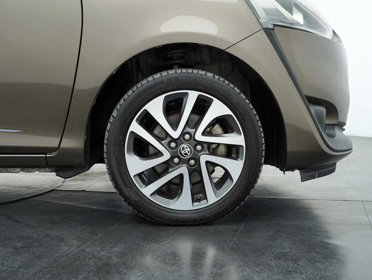 used 2016 Toyota Sienta V 1.5