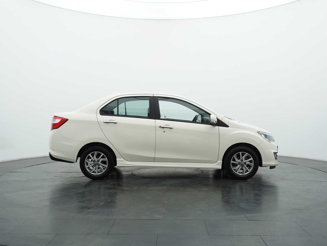 terpakai 2018 Perodua Bezza Advance 1.3