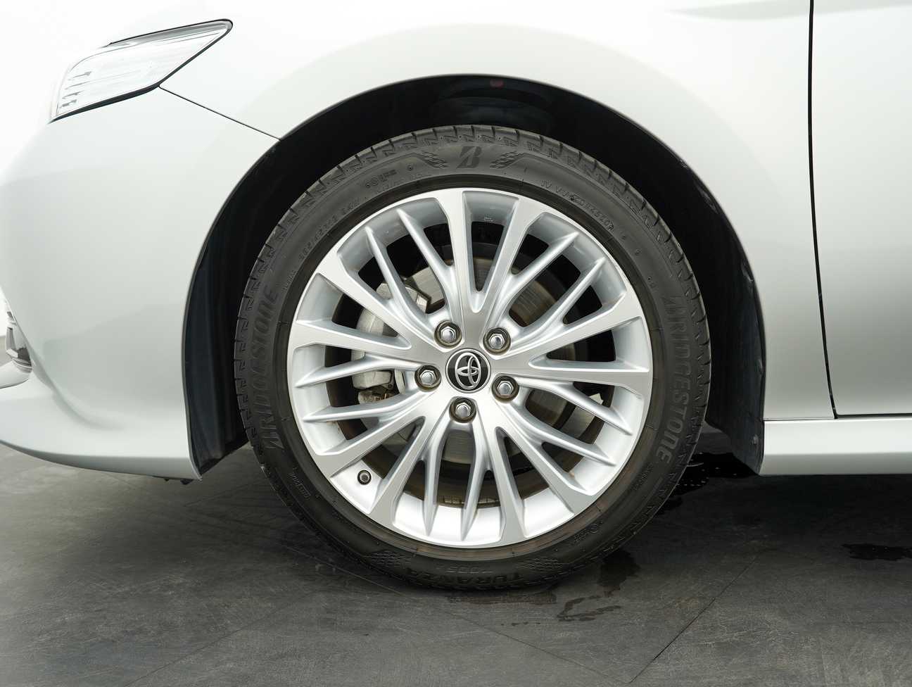 used 2020 Toyota Camry V 2.5