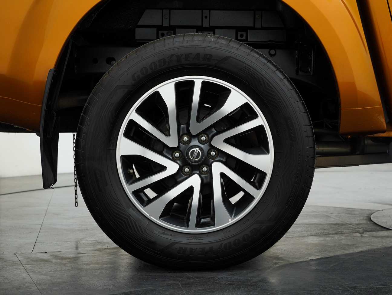 terpakai 2018 Nissan Navara NP300 VL Dual Cab 2.5