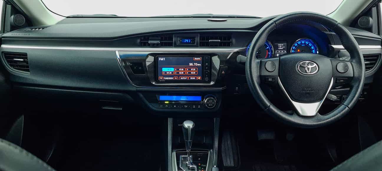 used 2014 Toyota COROLLA ALTIS V 2.0