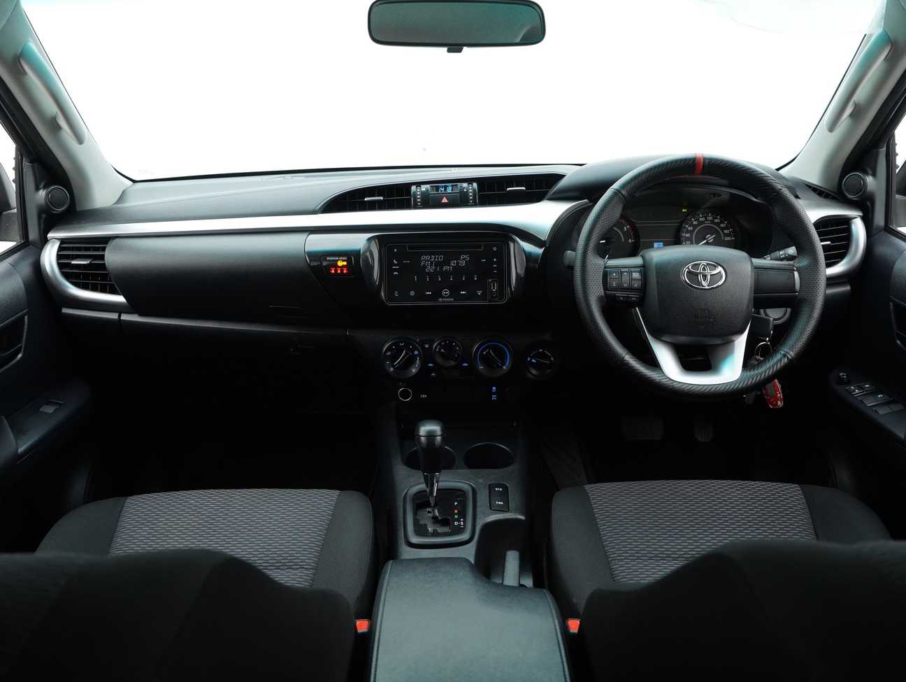 used 2023 Toyota Hilux E Dual Cab 2.4