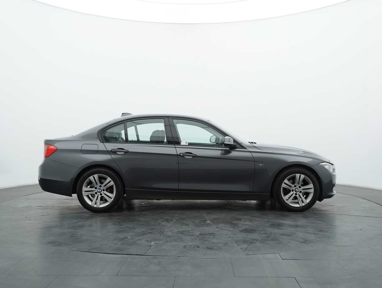 used 2015 BMW 320i Sport Line 2.0