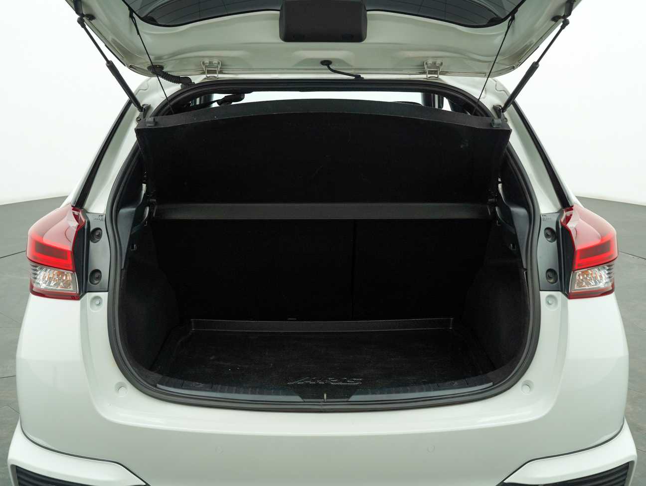 used 2021 Toyota Yaris E 1.5