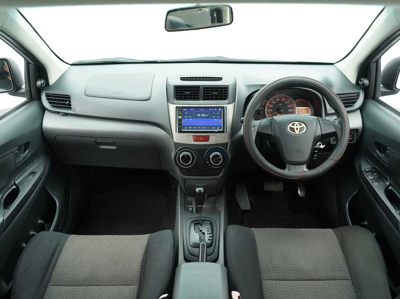 terpakai 2014 Toyota Avanza E 1.5