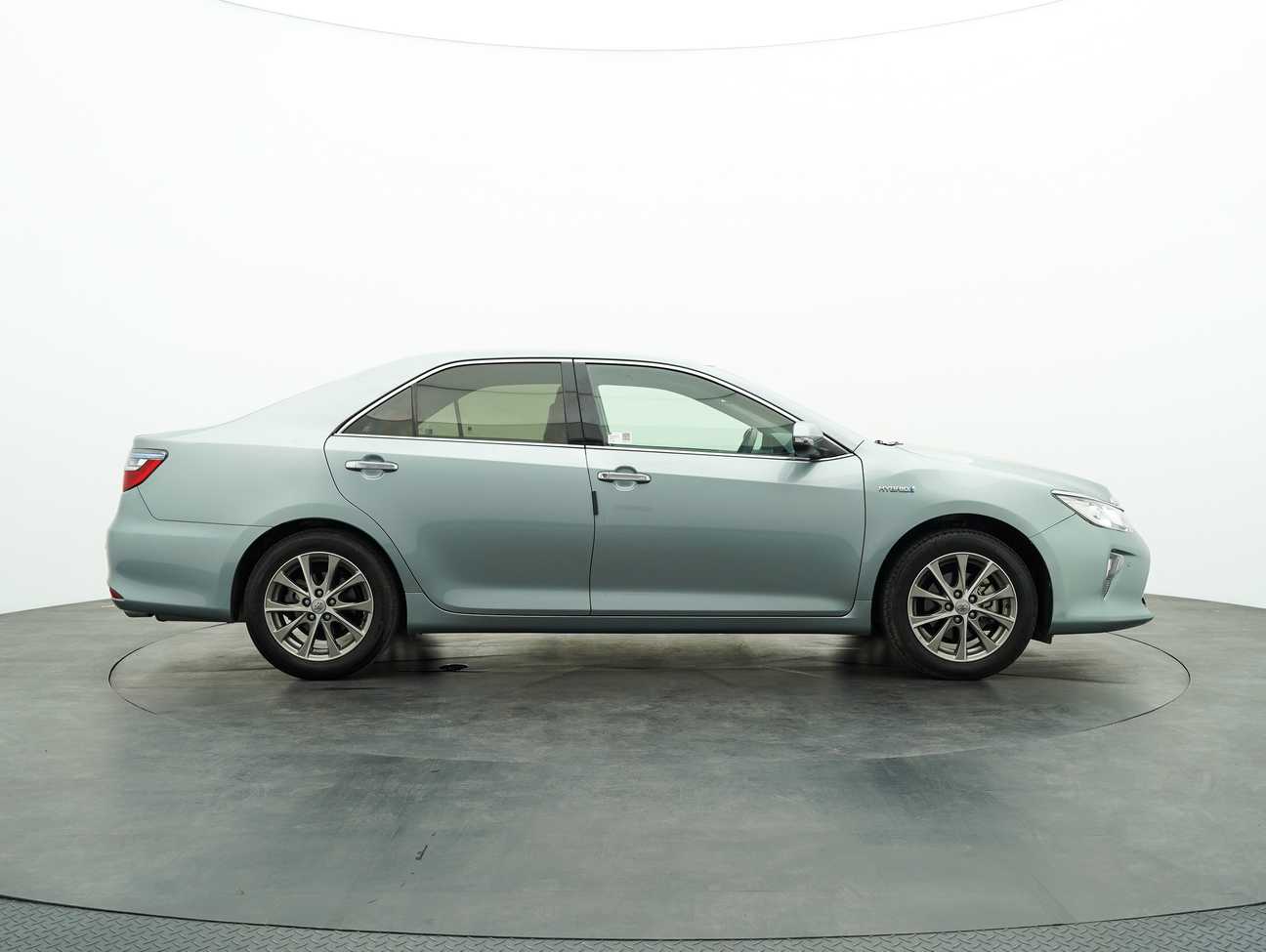 used 2018 Toyota Camry Hybrid Luxury 2.5