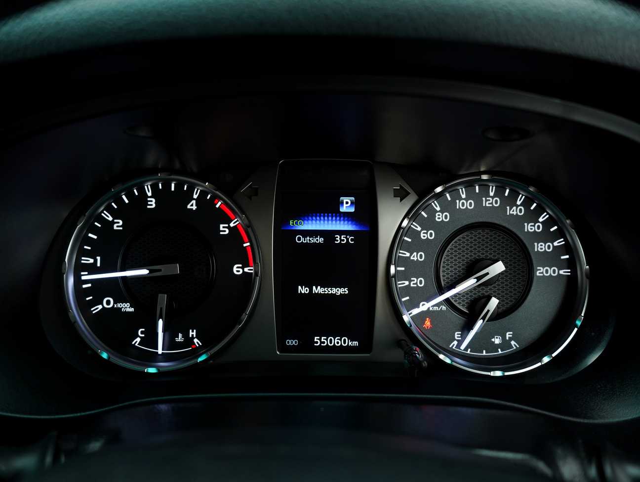 terpakai 2022 Toyota Hilux V Dual Cab 2.4