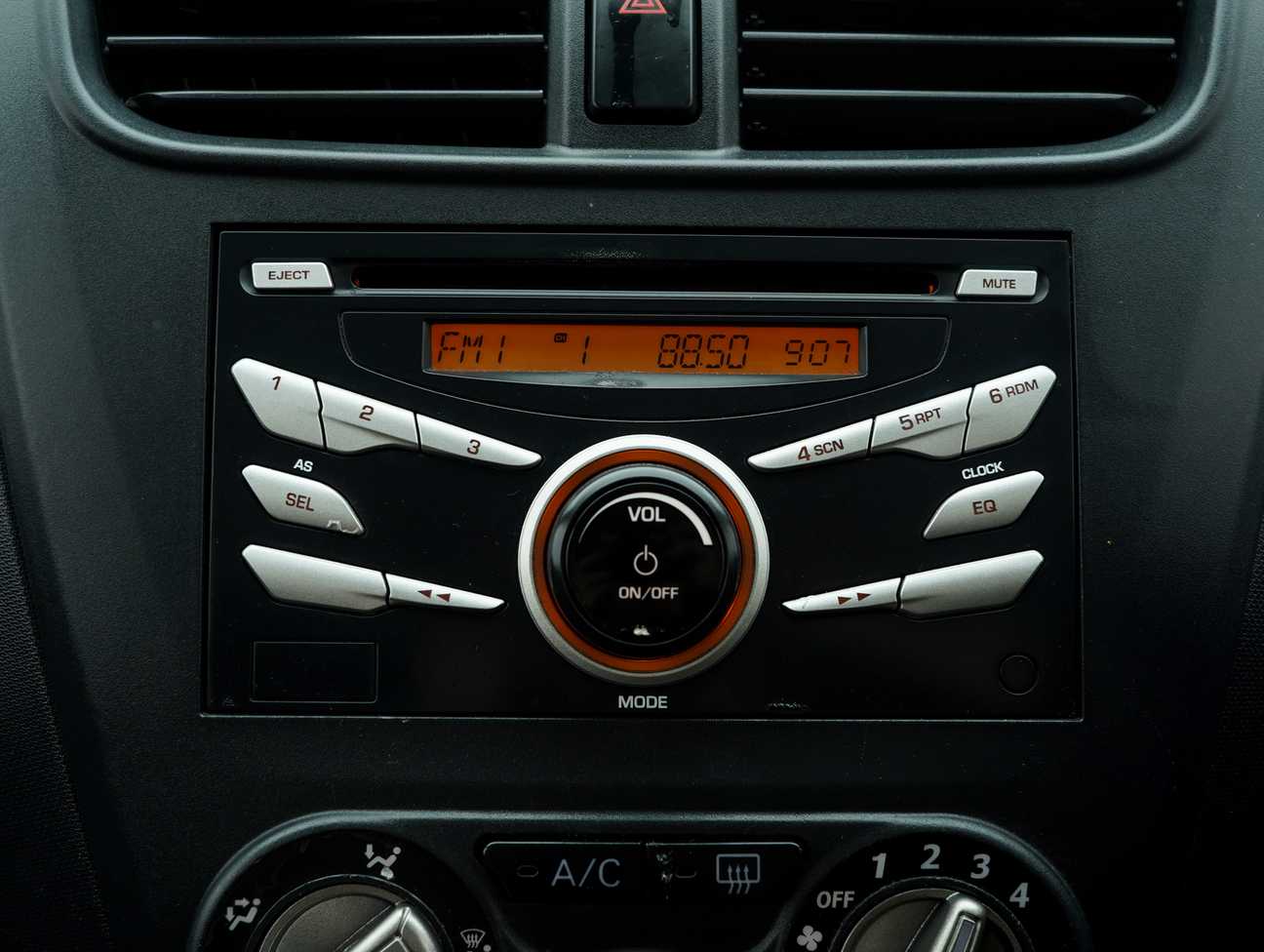terpakai 2014 Perodua AXIA G 1.0