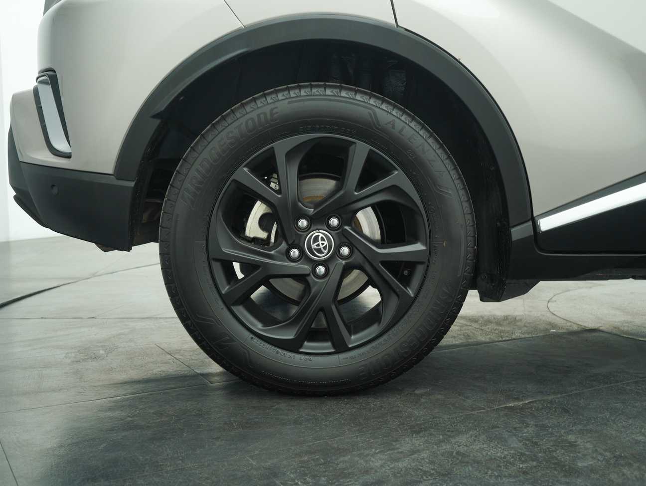 used 2019 Toyota C-HR  1.8