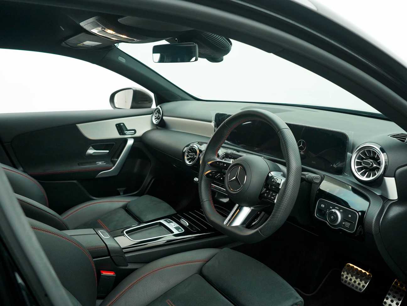 used 2023 Mercedes-Benz A250 4MATIC AMG Line 2.0