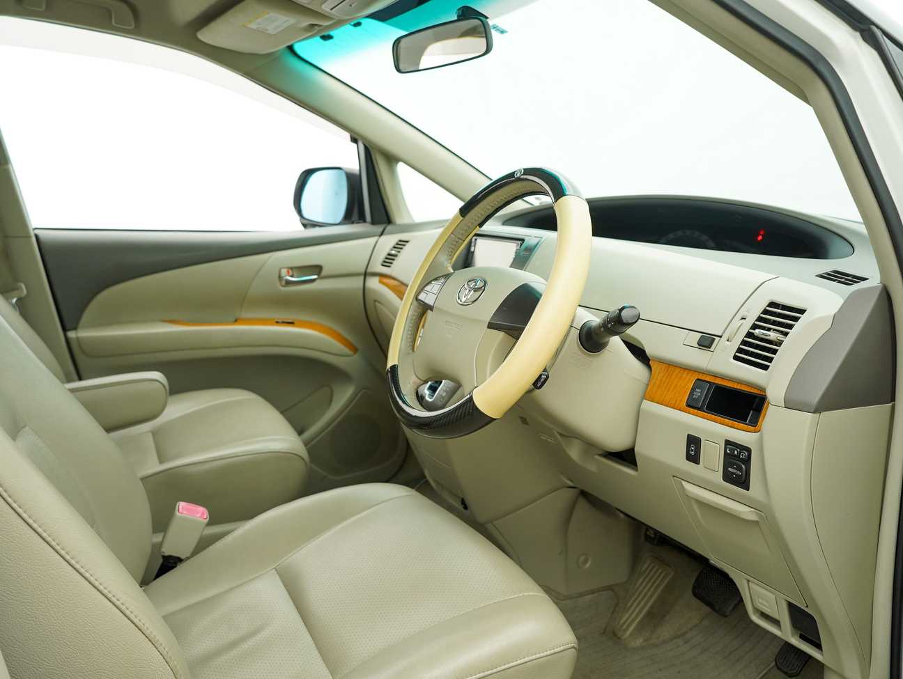 used 2010 Toyota Estima  2.4