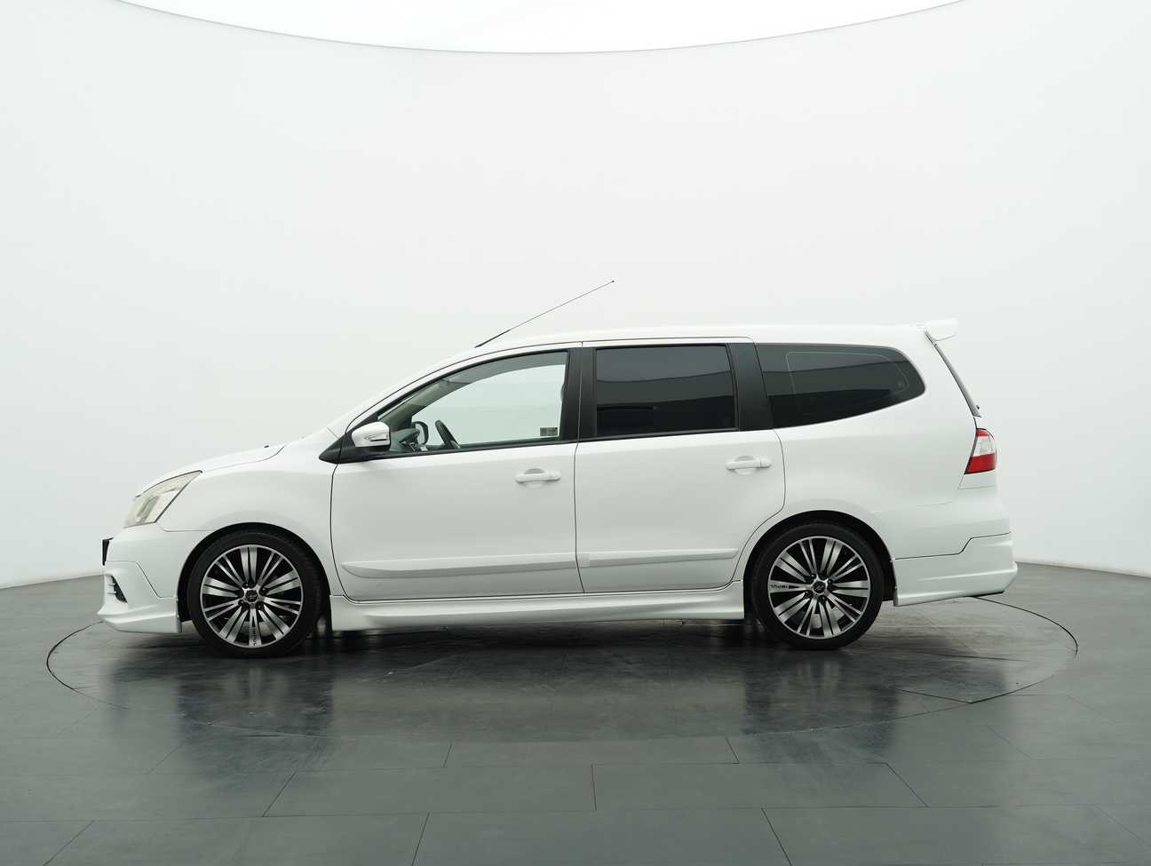 used 2013 Nissan Grand Livina Comfort 1.8
