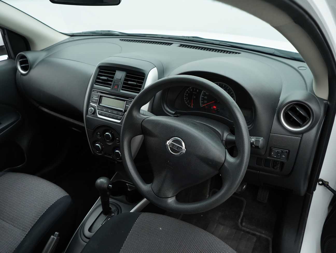 terpakai 2015 Nissan Almera E 1.5