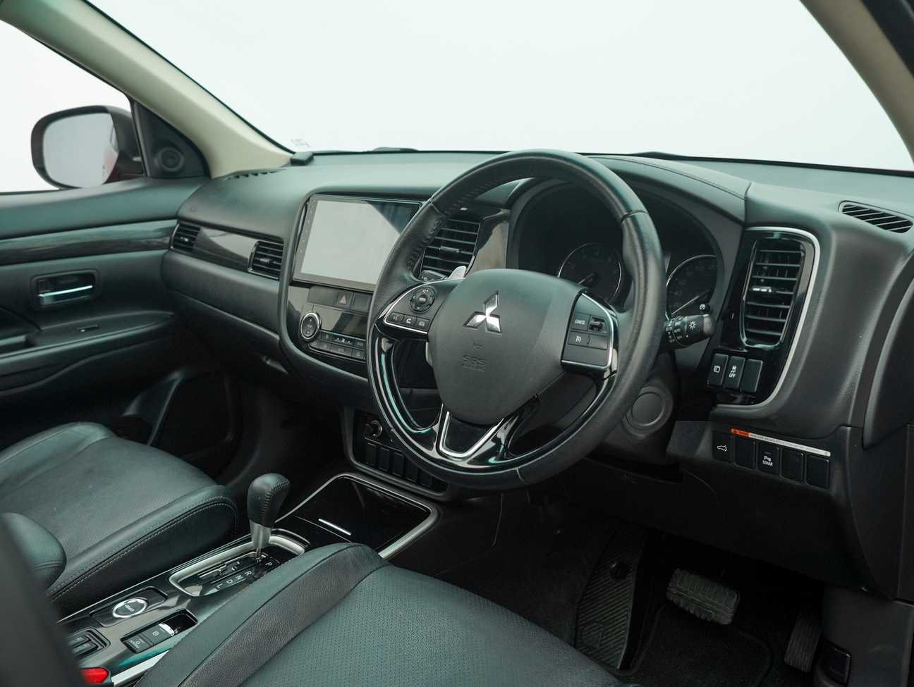 terpakai 2016 Mitsubishi Outlander  2.4