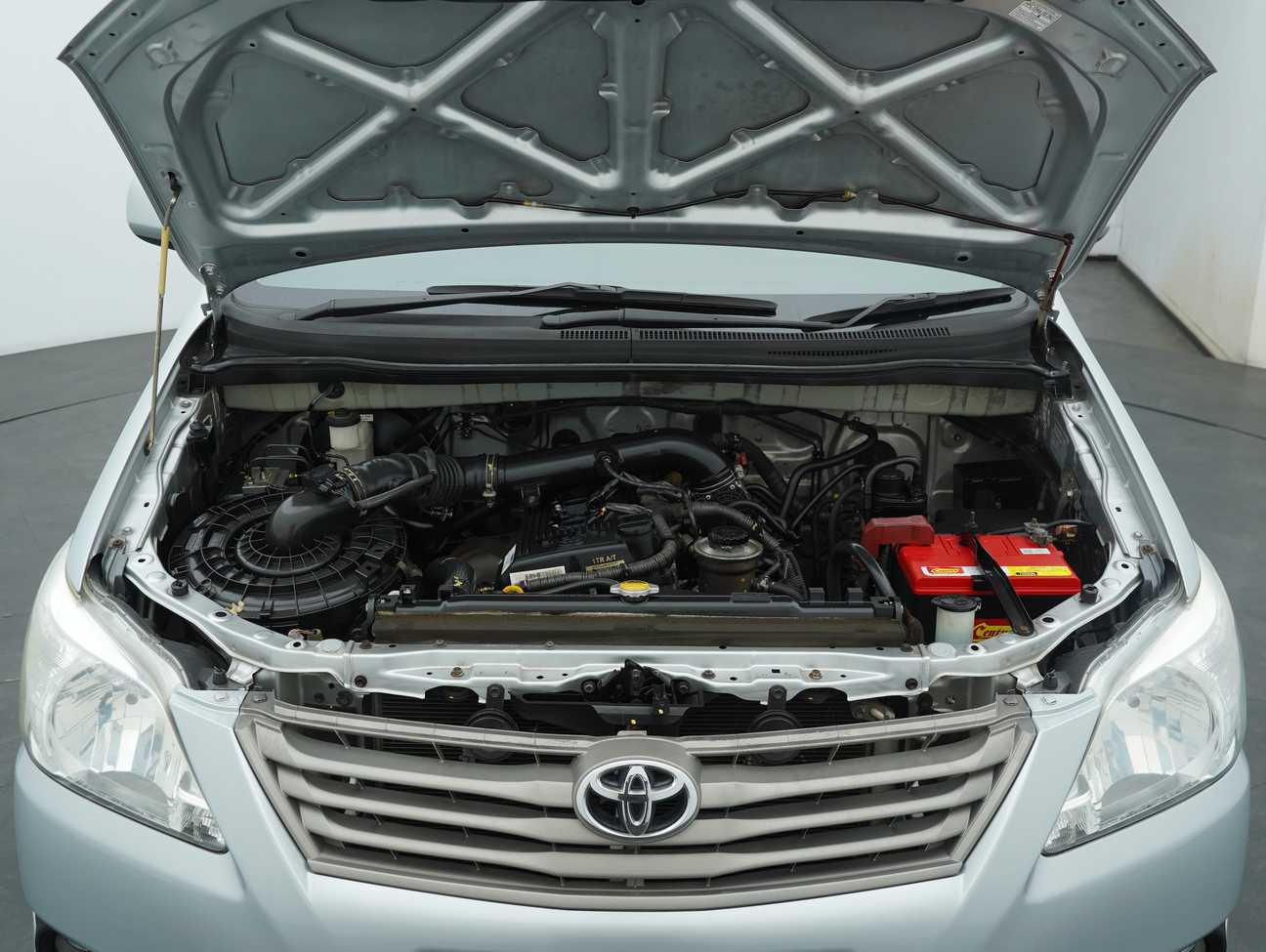 used 2012 Toyota Innova E 2.0