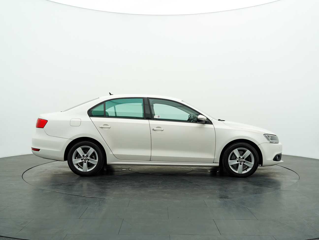 terpakai 2014 Volkswagen Jetta TSI 1.4