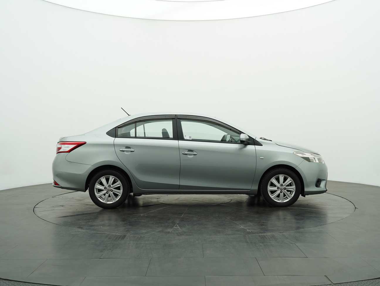 terpakai 2014 Toyota Vios J 1.5