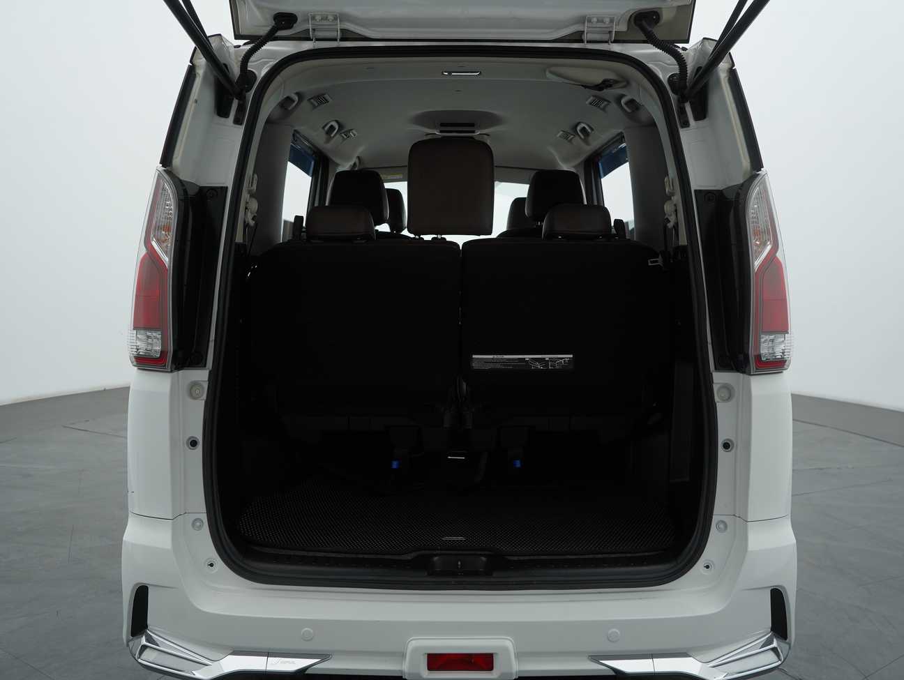 used 2020 Nissan Serena S-Hybrid High-Way Star 2.0
