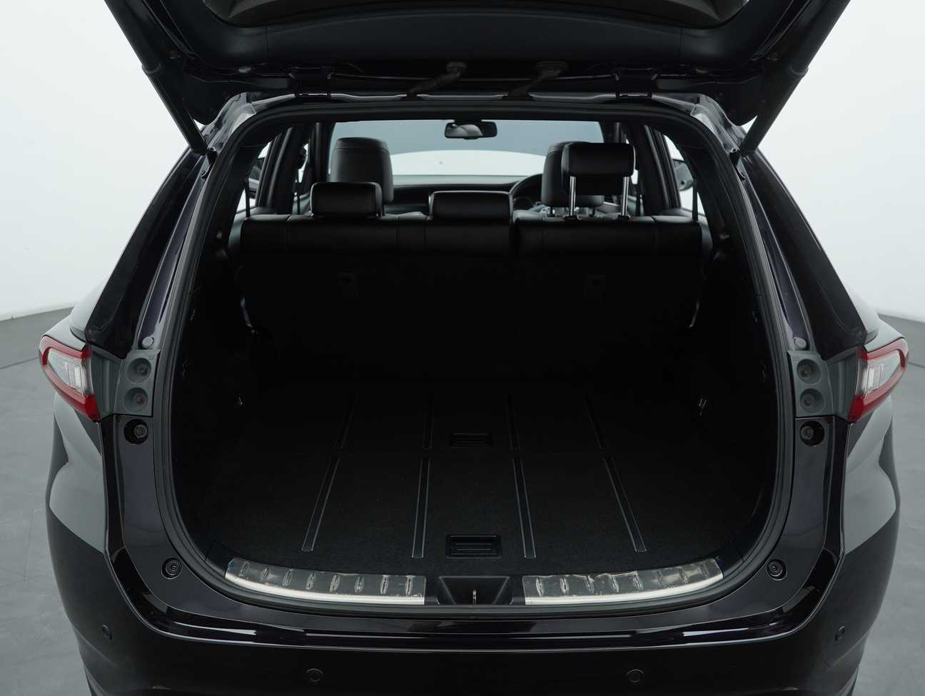 used 2018 Toyota Harrier Luxury 2.0