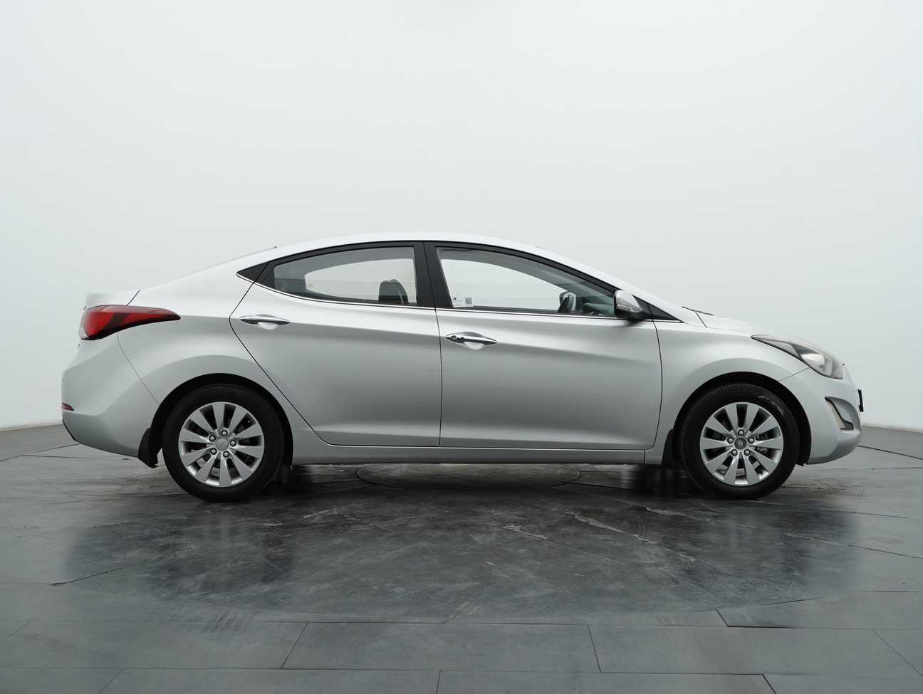 terpakai 2015 Hyundai Elantra Executive 1.6