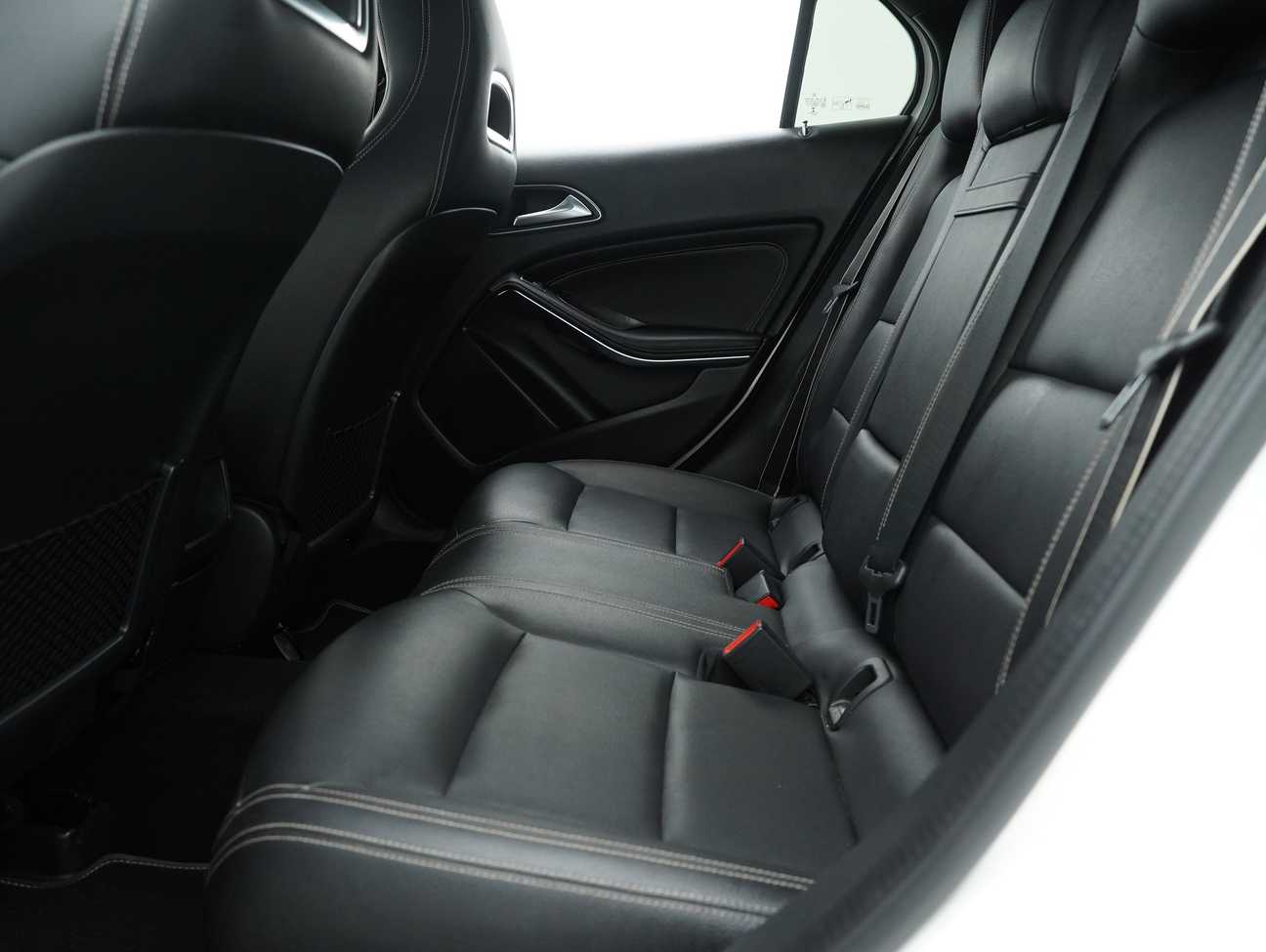 terpakai 2018 Mercedes-Benz GLA200 Night Edition 1.6