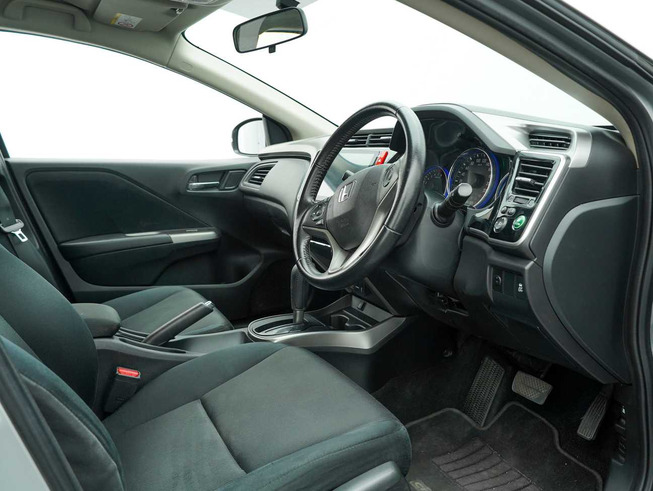 used 2014 Honda City V 1.5