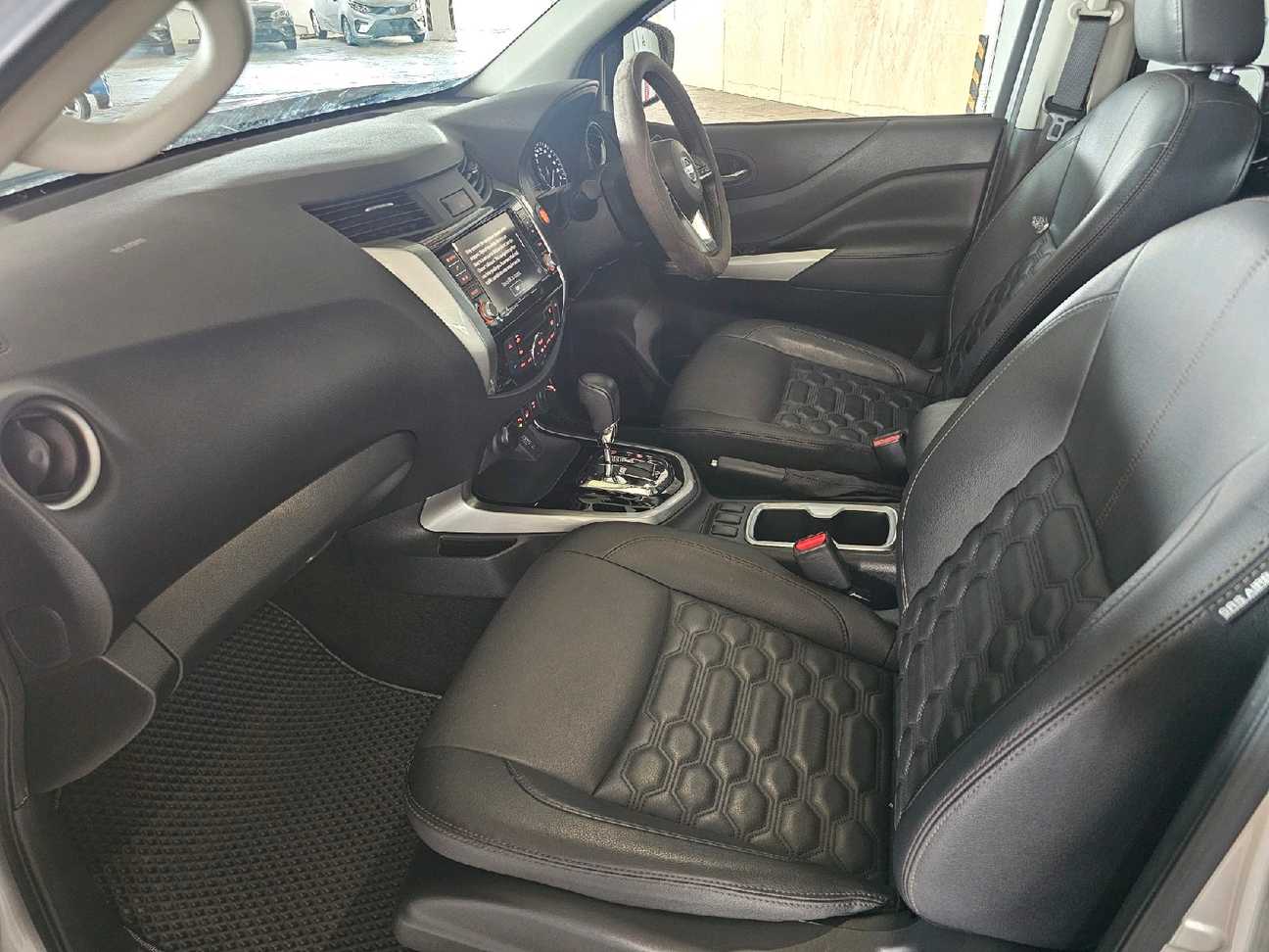 terpakai 2022 Nissan Navara VL Dual Cab 2.5