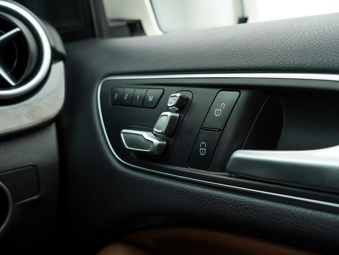 terpakai 2014 Mercedes-Benz B200 Sport Tourer 1.6