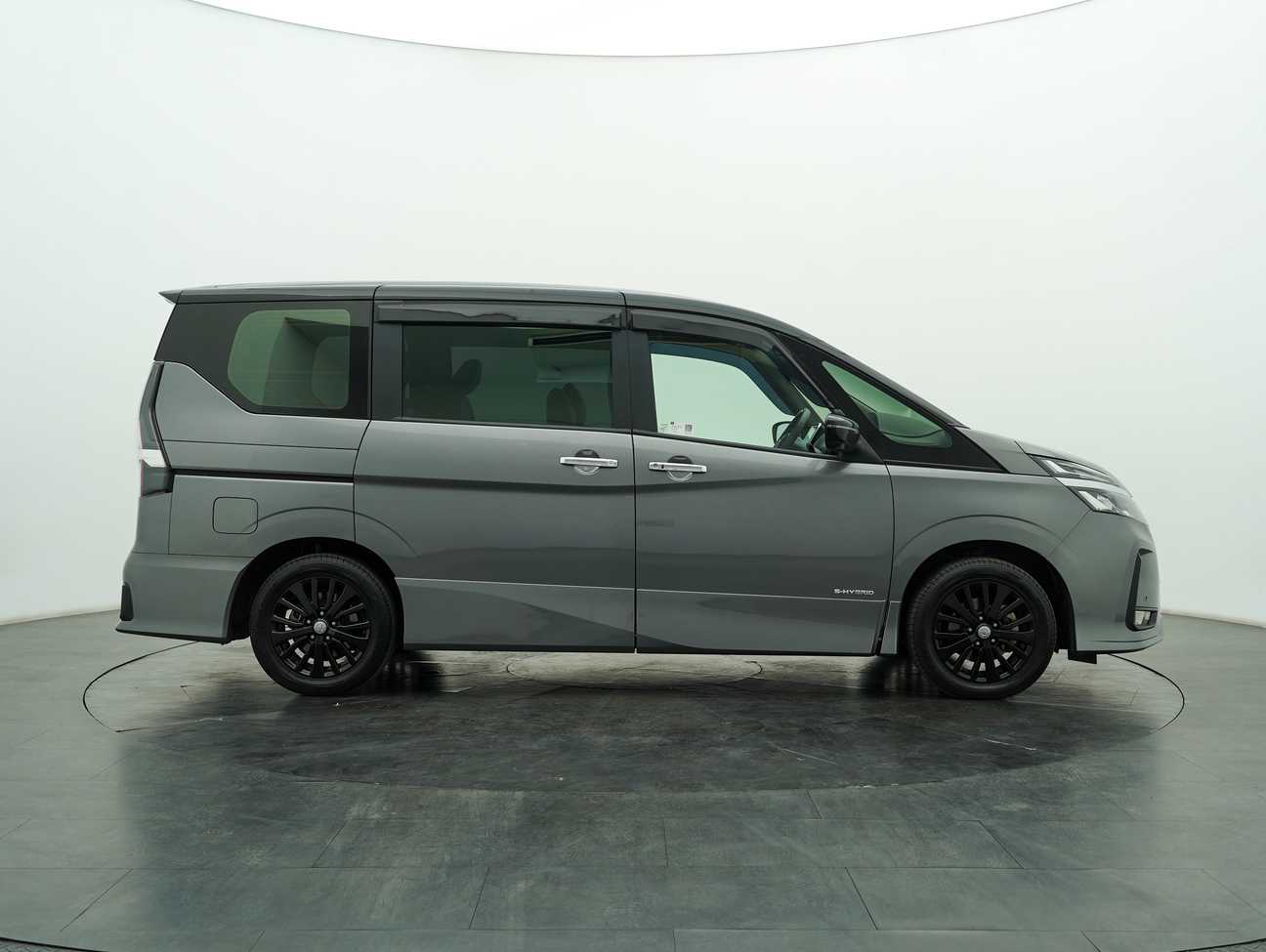 used 2022 Nissan Serena S-Hybrid High-Way Star Premium 2.0