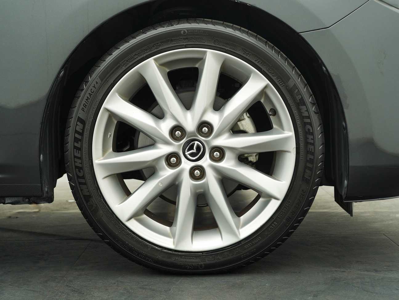 terpakai 2018 Mazda 3 SKYACTIV-G High 2.0