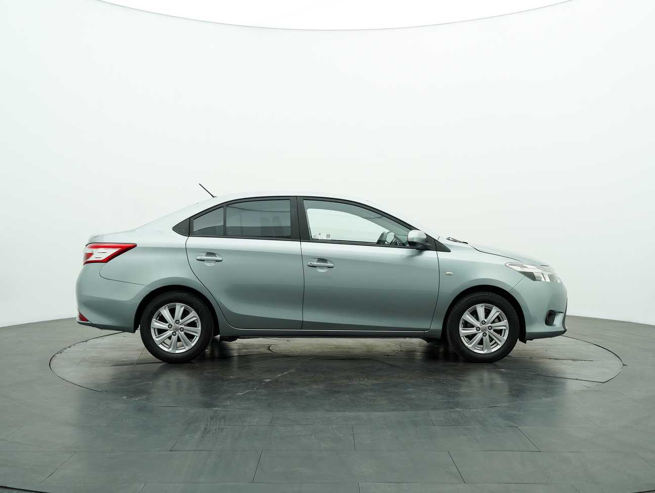 terpakai 2014 Toyota Vios J 1.5