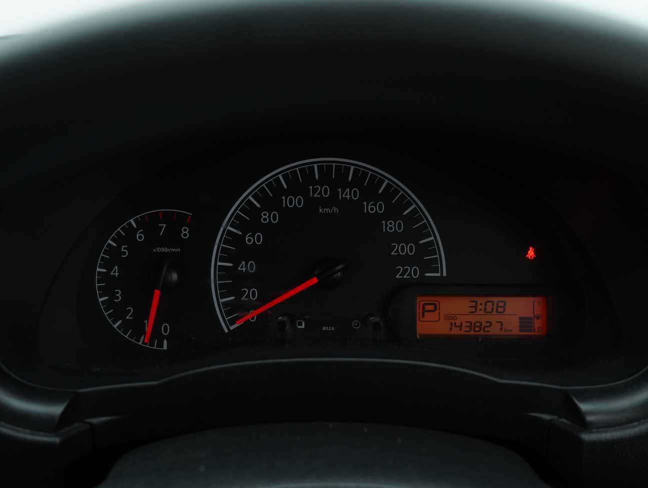 terpakai 2016 Nissan Almera E 1.5