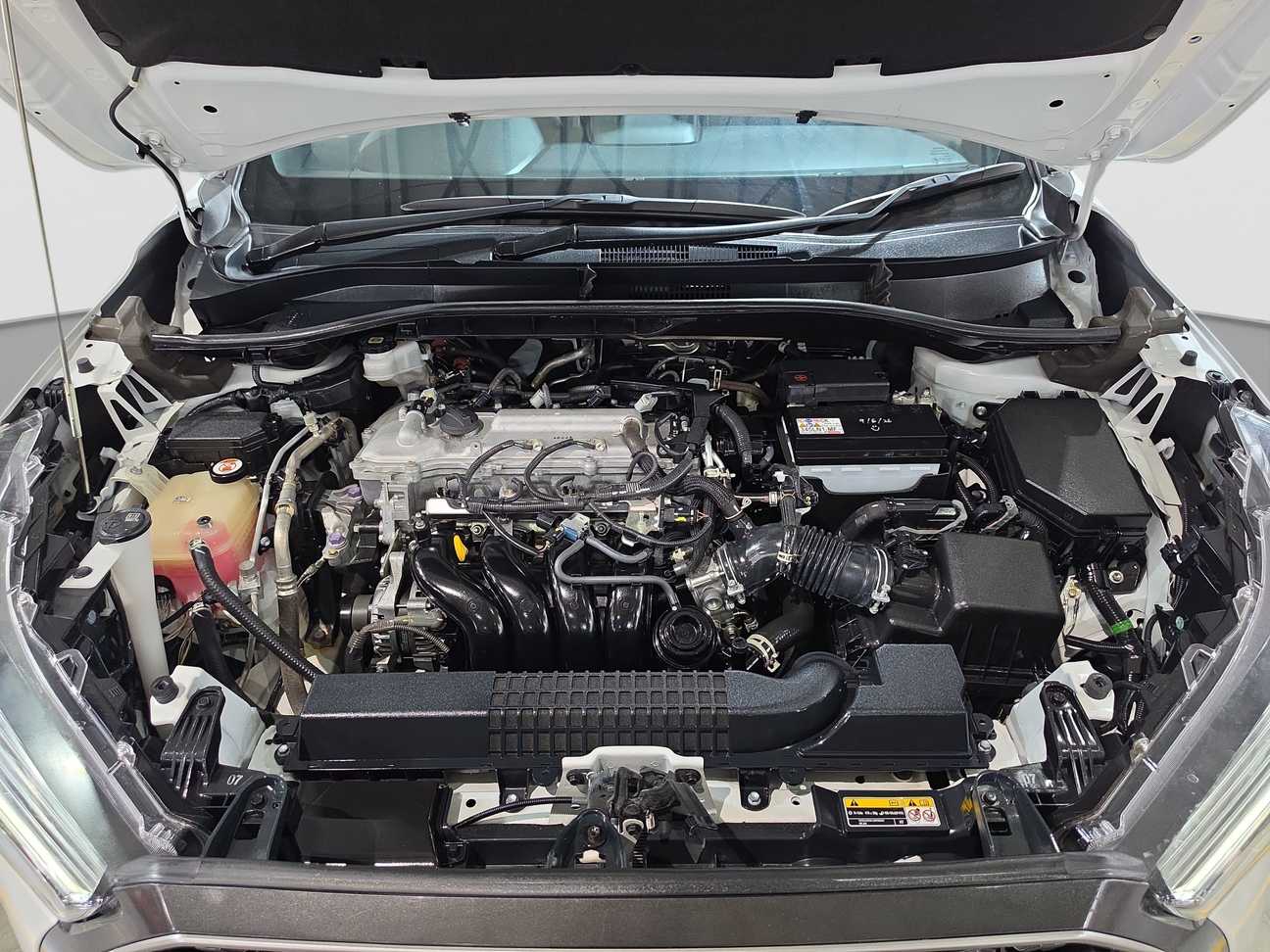 used 2024 Toyota Corolla Cross V 1.8