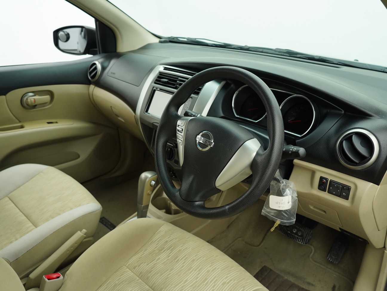 used 2014 Nissan Grand Livina Comfort 1.6