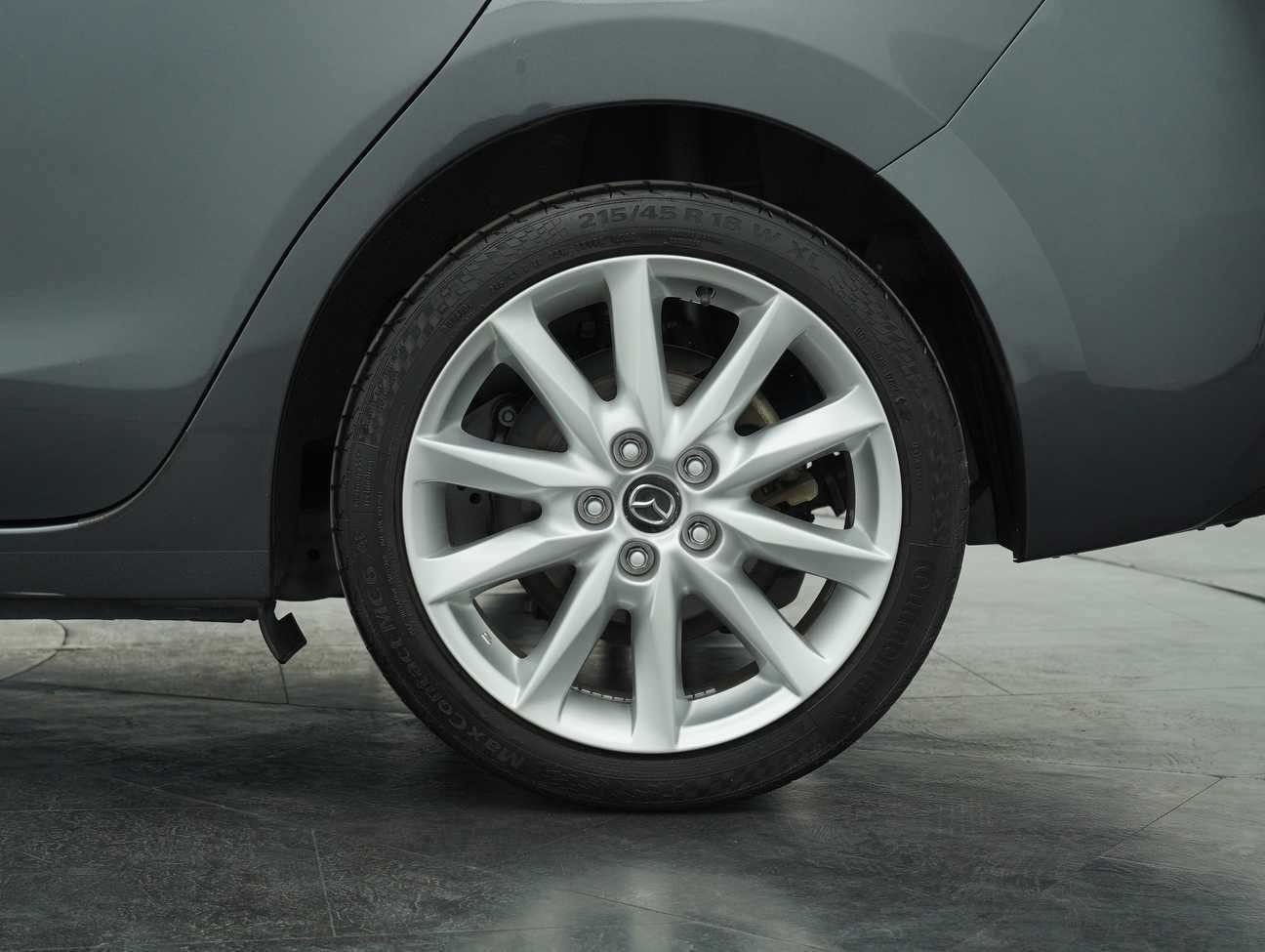 terpakai 2018 Mazda 3 SKYACTIV-G High 2.0