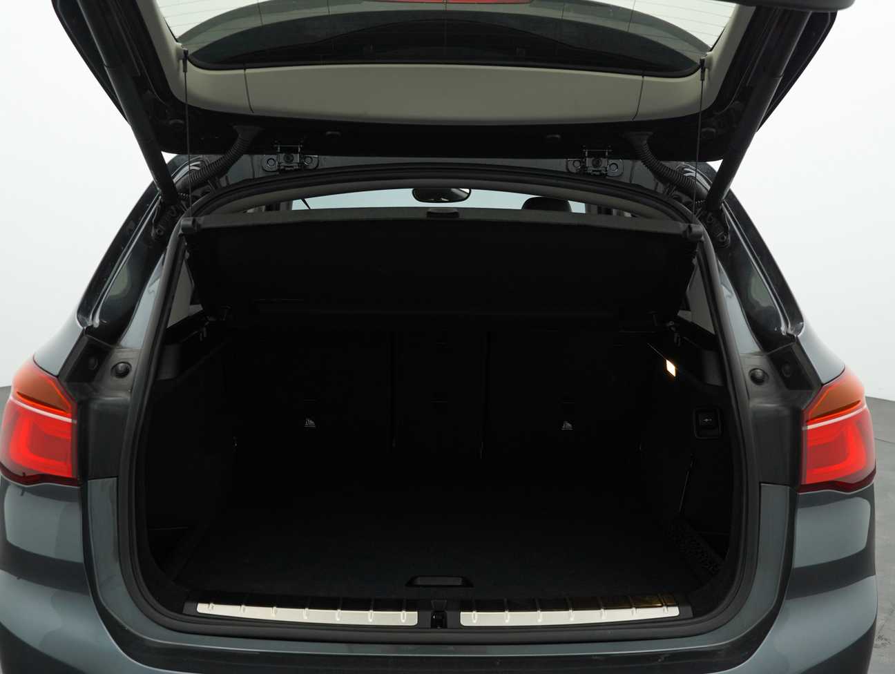 terpakai 2017 BMW X1 sDrive20i Sport Line 2.0