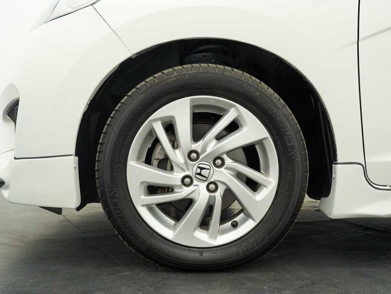 used 2015 Honda Jazz E 1.5