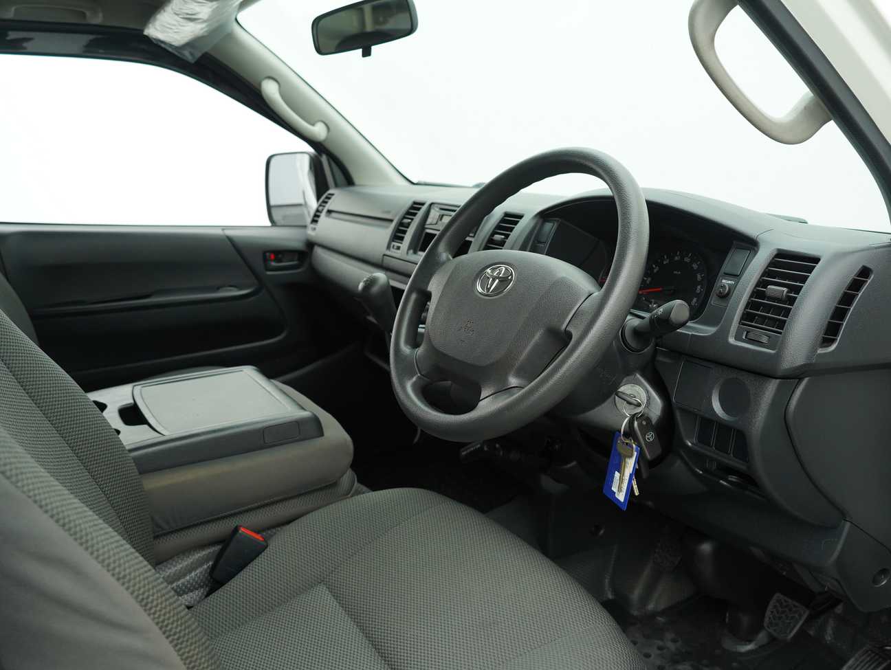 used 2022 Toyota Hiace Panel 2.5