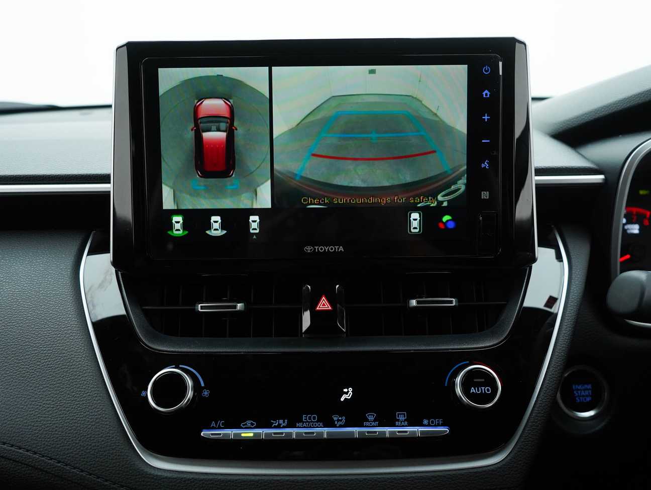 terpakai 2024 Toyota Corolla Cross V 1.8