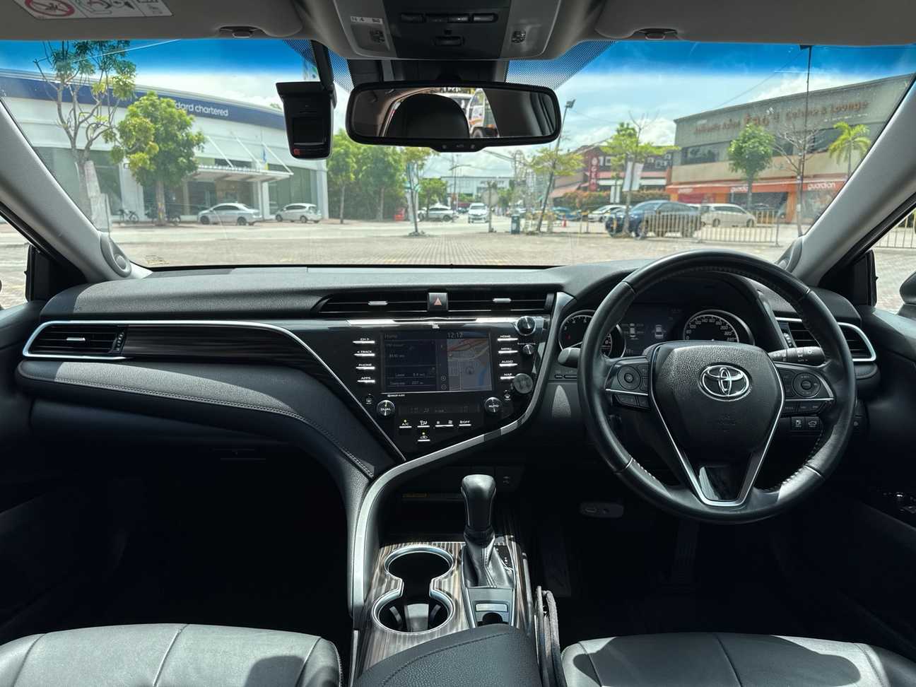 used 2019 Toyota Camry V 2.5