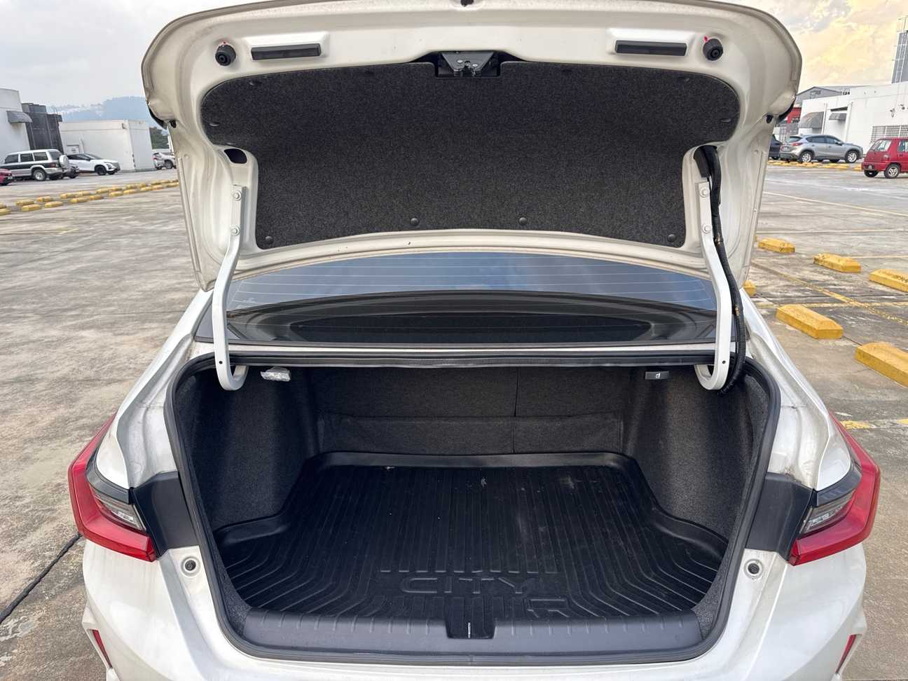 used 2022 Honda City V 1.5
