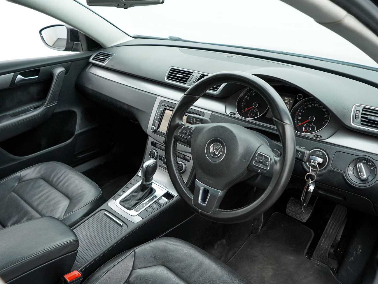 terpakai 2014 Volkswagen Passat TSI 1.8