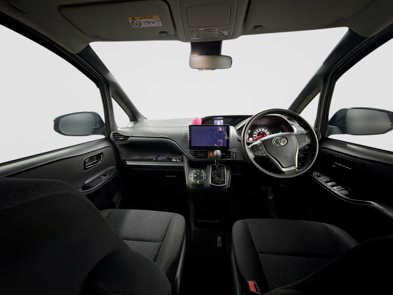 used 2018 Toyota Voxy X 2.0