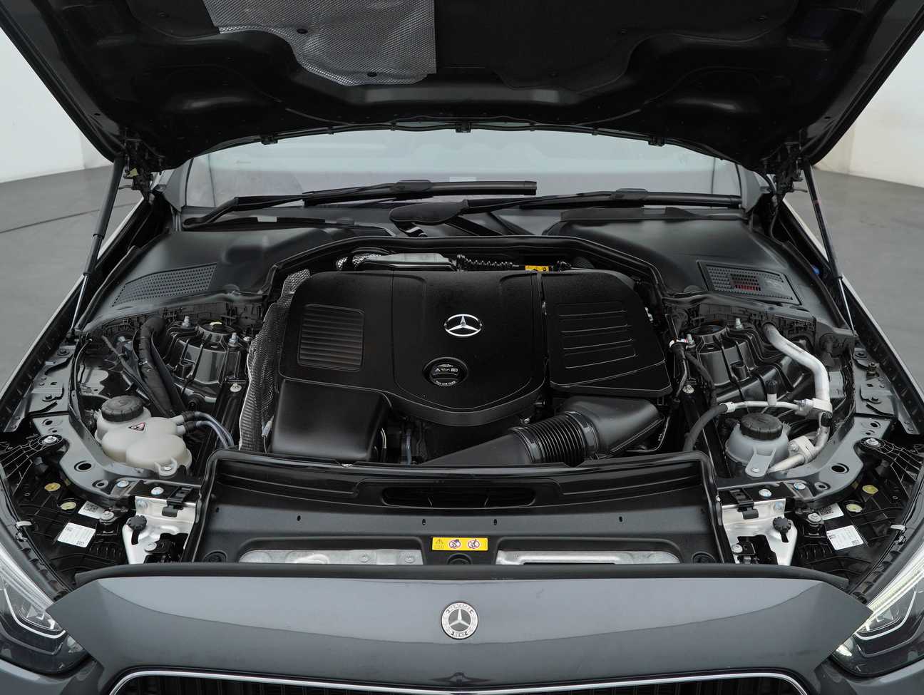 used 2023 Mercedes-Benz C200 Avantgarde 1.5