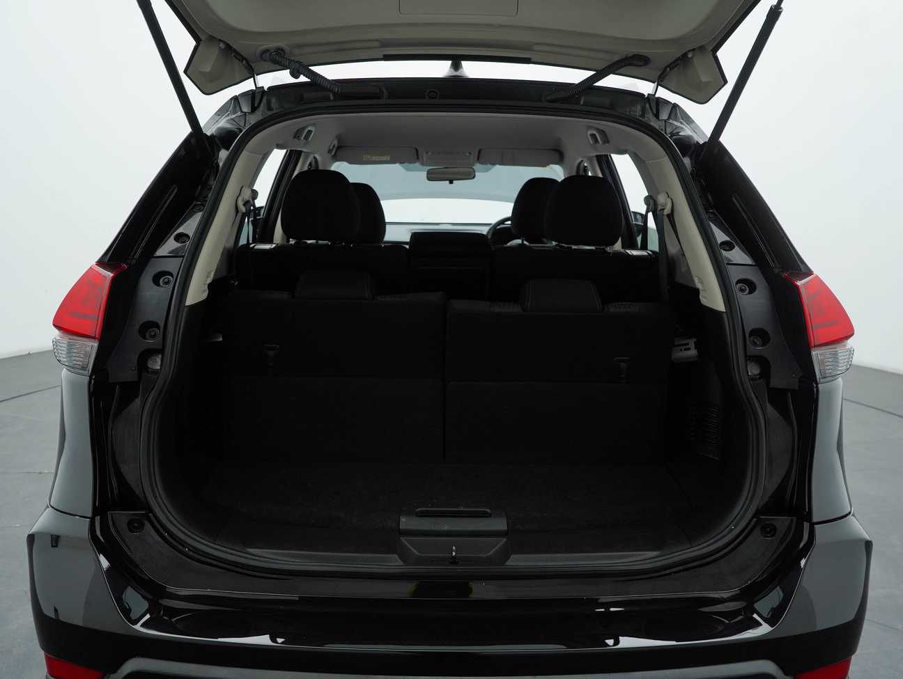 used 2022 Nissan X-Trail Mid 2.0